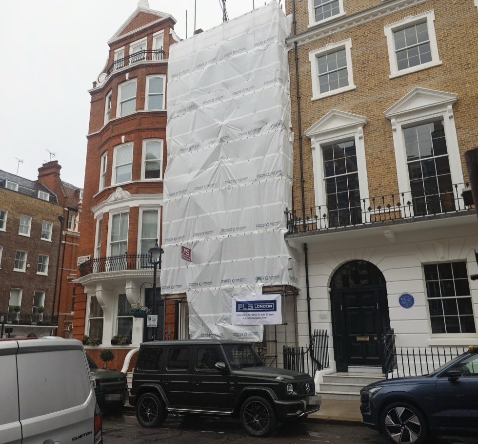 Flame Retardant Sheeted Scaffold, Marylebone W1 - Armstrong Scaffolding Full height scaffold clad in flame retardant sheeting on a townhouse in Queen Anne Street, Marylebone