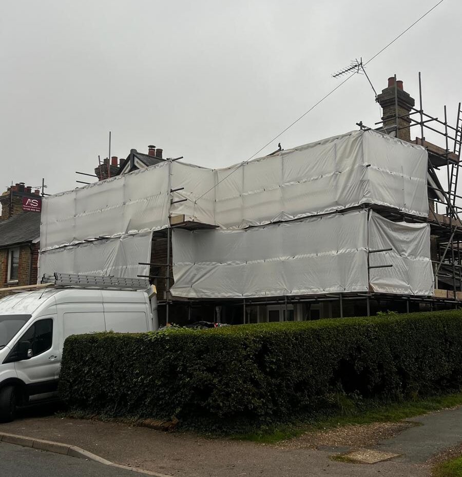 Shrink Wrap Scaffolding for Stone Cleaning, Sevenoaks - Armstrong Scaffolding Fully encapsulated shrink wrap scaffold on a period property in Sevenoaks for a stone cleaning contract